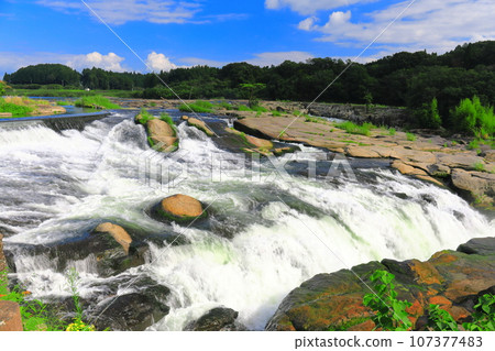 [Kagoshima Prefecture] Sogi Falls on a clear day (Oriental Niagara) 107377483