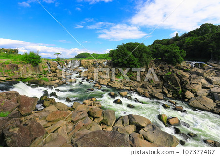 [Kagoshima Prefecture] Sogi Falls on a clear day (Oriental Niagara) 107377487