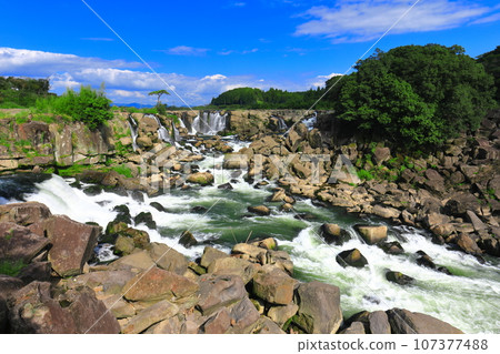[鹿兒島縣] 晴天時的索木瀑布（東方尼加拉） 107377488