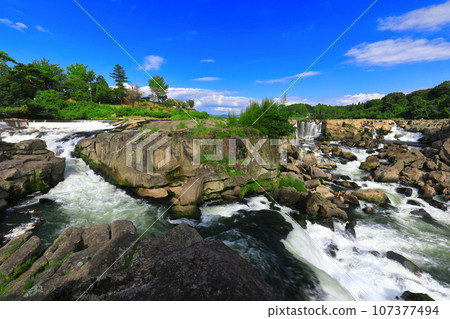 [Kagoshima Prefecture] Sogi Falls on a clear day (Oriental Niagara) 107377494