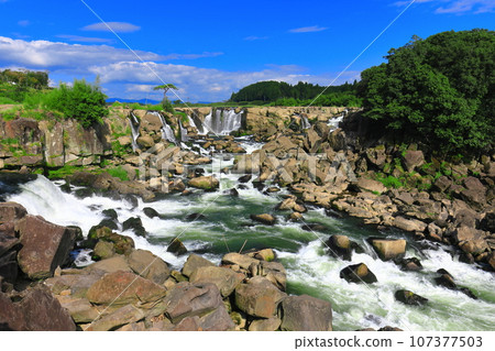 [Kagoshima Prefecture] Sogi Falls on a clear day (Oriental Niagara) 107377503