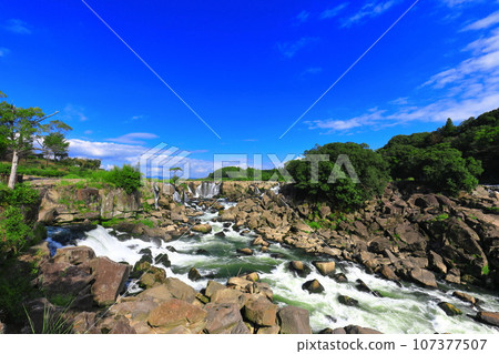 [Kagoshima Prefecture] Sogi Falls on a clear day (Oriental Niagara) 107377507