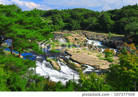[Kagoshima Prefecture] Sogi Falls on a clear day (Oriental Niagara) 107377509