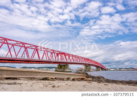 厚岸大橋 厚岸大橋是連接港南地區和港北地區的長 456.5m 的橋樑。 厚岸大橋 厚岸大橋是連接港南地區和港北地區的長 456.5m 的橋樑。 107379515