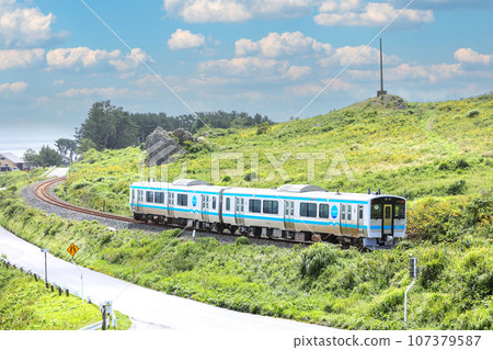 八戶線是沿著青森縣種差海岸行駛的列車 107379587