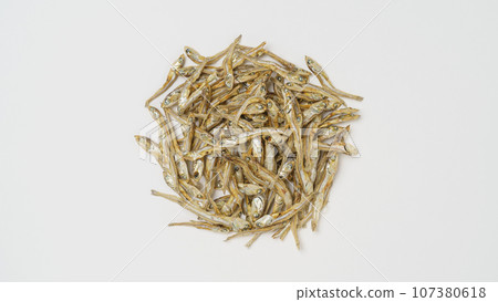 Dried anchovies (iriko) 107380618