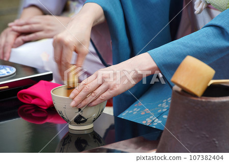 Tea ceremony 107382404