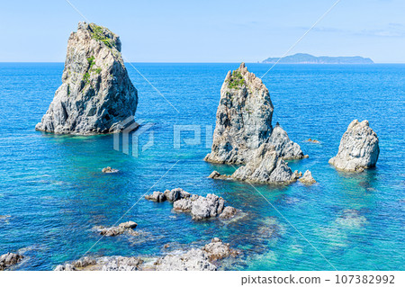 Ocean Alps of Qinghai Island 107382992