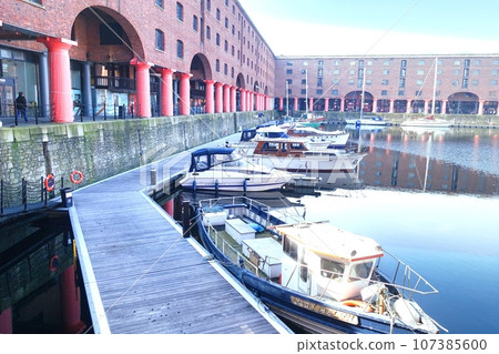 UK, Liverpool. Part of the Albert Dock 107385600