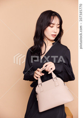 Autumn clothes fashion woman portrait 107385770