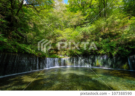 Shiraito瀑佈在長野縣輕井澤鎮 Shiraito瀑佈在長野縣輕井澤鎮 107388590