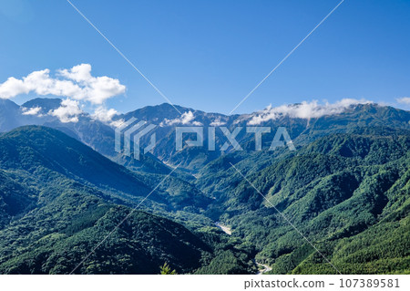 Hakuba Sanzan from Hakuba Iwatake in Hakuba Village, Kitaazumino District, Nagano Prefecture 107389581