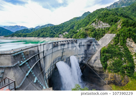 富山縣黑部峽谷的黑部水壩 107390229