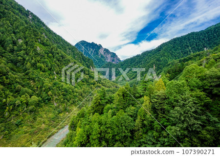 Kurobe Dam in Tateyama Town, Toyama Prefecture 107390271
