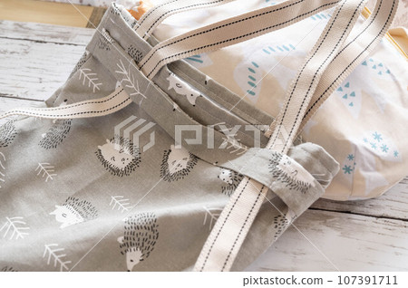 一款也可當手工背包的手提包 107391711