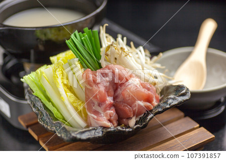 Chicken hotpot (paitan) 1 serving 107391857