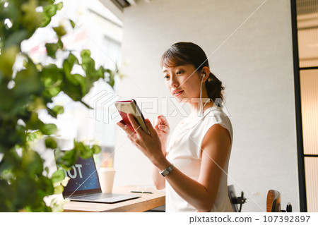 Business scene: Image photo 107392897