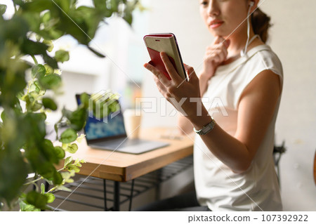 商業場景:形象照 商業場景:形象照 107392922