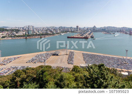 Container terminal in the Port of Incheon in South Korea 107395023