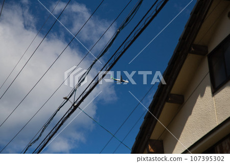 Retro streetscape of Mikuni Minato 107395302