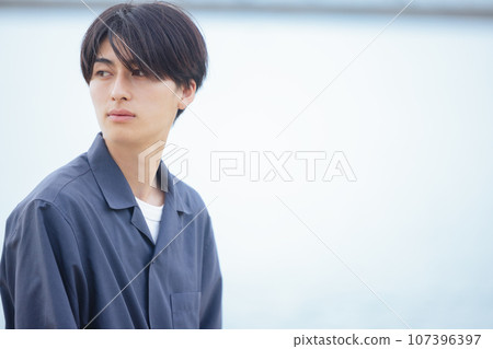 男性肖像』 107396397