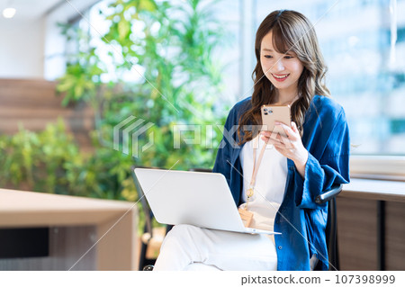 A female engineer working on a computer in the office Photography cooperation: WEEK Shiba Daimon (Sun Frontier Real Estate) A female engineer working on a computer in the office Photography cooperation: WEEK Shiba Daimon (Sun Frontier Real Estate) 107398999