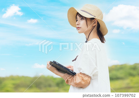 Agriculture young woman Agriculture young woman 107399702