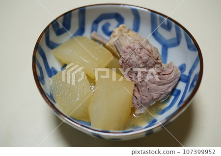 Stewed winter melon and spare ribs in miso Shibu in Bushi Stewed winter melon and spare ribs in miso Shibu in Bushi 107399952