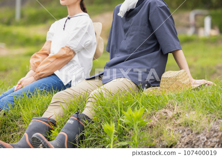 Farmer Agriculture Men and Women 107400019