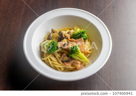 迷你義大利麵配牛肝菌醬 迷你義大利麵配牛肝菌醬 107400941