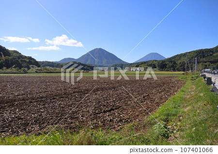[Video included] Mt. Shiribetsu and Mt. Yotei, September (Kimobetsu Town, Abuta District, Hokkaido) 107401066