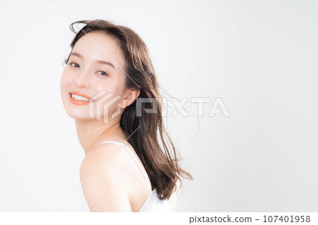 年輕女性的美麗 107401958