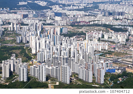 [韓國城南市] 高樓公寓大樓 107404712