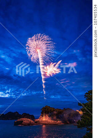 [靜岡縣西伊豆町]堂島夕陽煙火 107405534