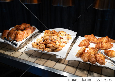 Delicious hotel restaurant breakfast buffet bread Delicious hotel restaurant breakfast buffet bread 107406250