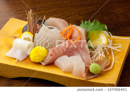 Assorted sashimi Assorted sashimi 107406401
