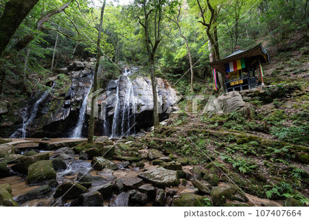 Kanabiki Falls and Kanabiki Fudoson 107407664