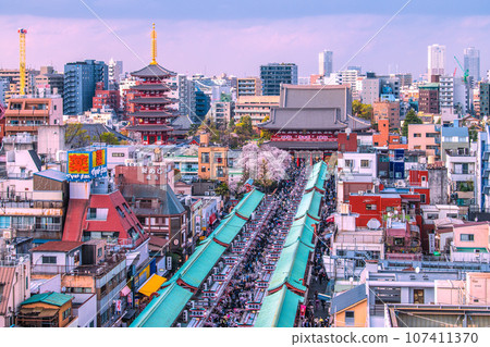 Tokyo cityscape in Japan Sensoji Temple is crowded in spring. It's up to individual judgment...The crowd is booming before the coronavirus pandemic, the number of foreigners is rapidly increasing, and we are entering an era of hope. Tokyo cityscape in Japan Sensoji Temple is crowded in spring. It's up to individual judgment...The crowd is booming before the coronavirus pandemic, the number of foreigners is rapidly increasing, and we are entering an era of hope. 107411370