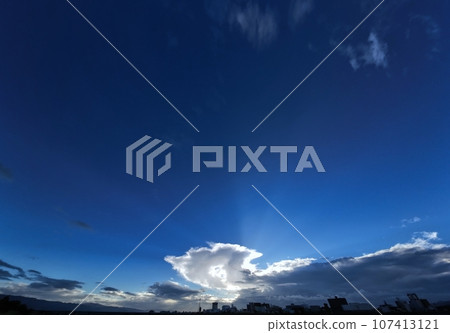 初秋的早晨天空有雷雲，超廣角，天基，230918am 107413121