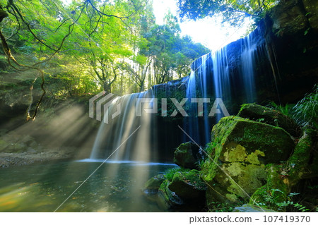 [熊本縣]鍋瀑布的夢幻水幕和燈光淋浴 107419370