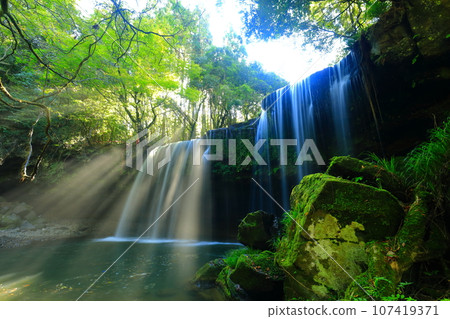 [熊本縣]鍋瀑布的夢幻水幕和燈光淋浴 107419371