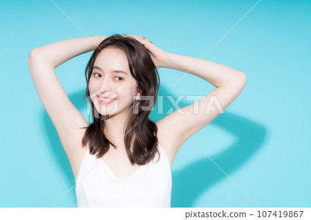 年輕女性的美麗 年輕女性的美麗 107419867