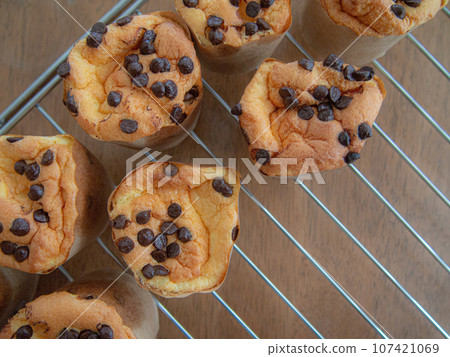 Sweets making chocolate chip chiffon cake Sweets making chocolate chip chiffon cake 107421069