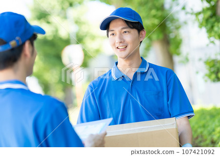 Delivery staff Delivery staff 107421092