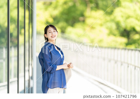 女商人年輕女子商業 107421796