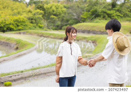 農業農民男性和女性 107423497