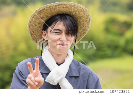 年輕男子肖像 107423831