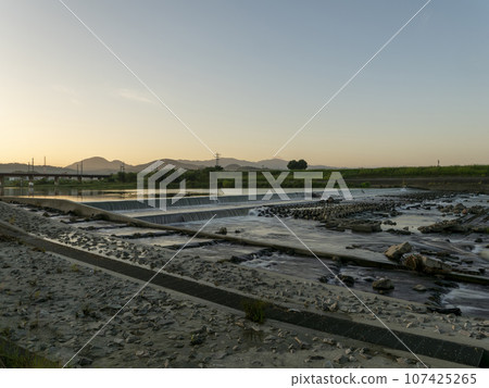 Scenery of Yamato River and natural purification facility Kashiwara embankment 107425265
