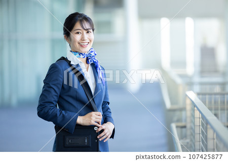 機場地勤人員引導 107425877