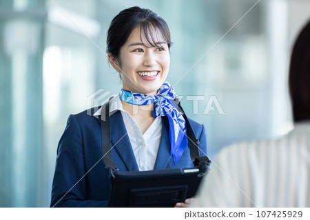 機場地勤人員引導 107425929